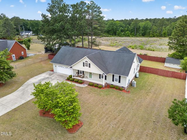 4552 Canasta Court, Hope Mills, NC 28348