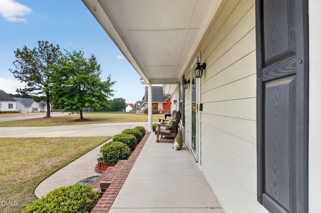 4552 Canasta Court, Hope Mills, NC 28348