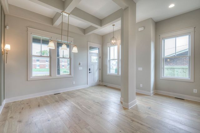 821B Acklen Ave, Nashville, TN 37203