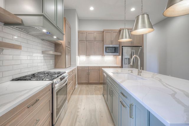 821B Acklen Ave, Nashville, TN 37203