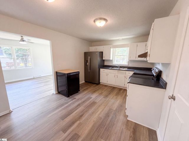 404 W Yellow Wood Drive, Simpsonville, SC 29680