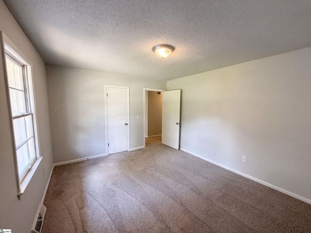 404 W Yellow Wood Drive, Simpsonville, SC 29680