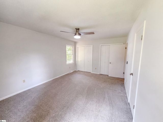 404 W Yellow Wood Drive, Simpsonville, SC 29680