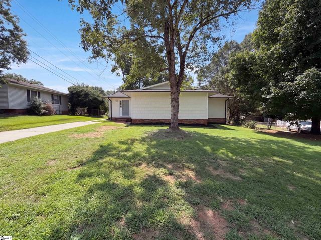 404 W Yellow Wood Drive, Simpsonville, SC 29680