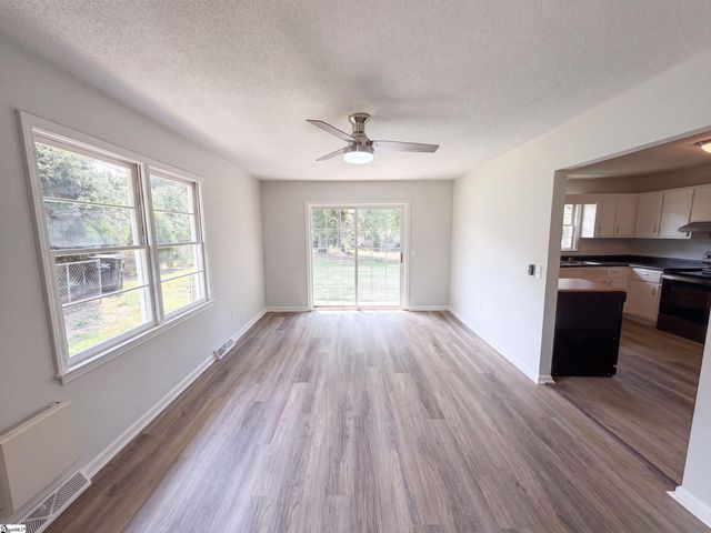 404 W Yellow Wood Drive, Simpsonville, SC 29680