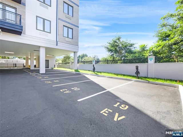 51 Queen Anne Road 207, Bogota, NJ 07603