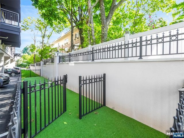 51 Queen Anne Road 207, Bogota, NJ 07603