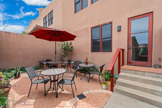 60 Avenida Aldea, Santa Fe, NM 87507