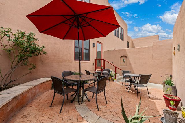 60 Avenida Aldea, Santa Fe, NM 87507