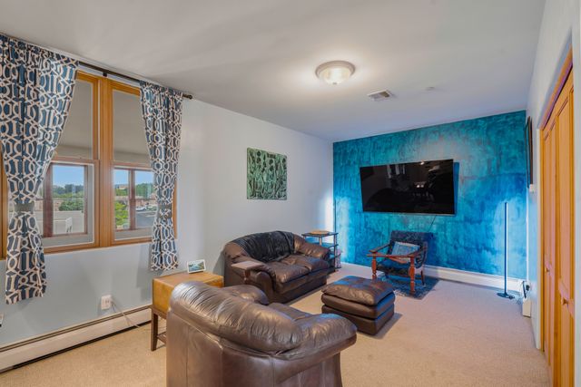 60 Avenida Aldea, Santa Fe, NM 87507