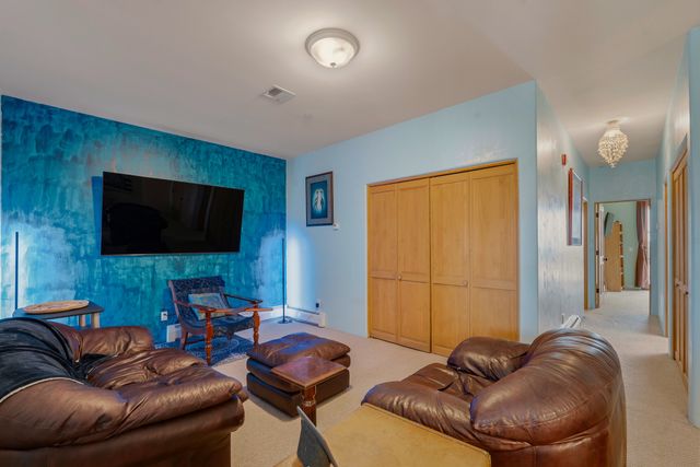 60 Avenida Aldea, Santa Fe, NM 87507