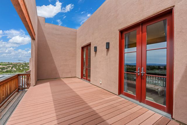 60 Avenida Aldea, Santa Fe, NM 87507