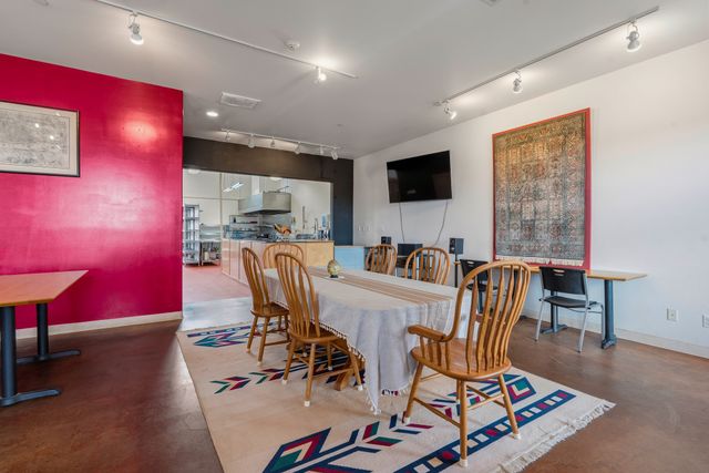 60 Avenida Aldea, Santa Fe, NM 87507