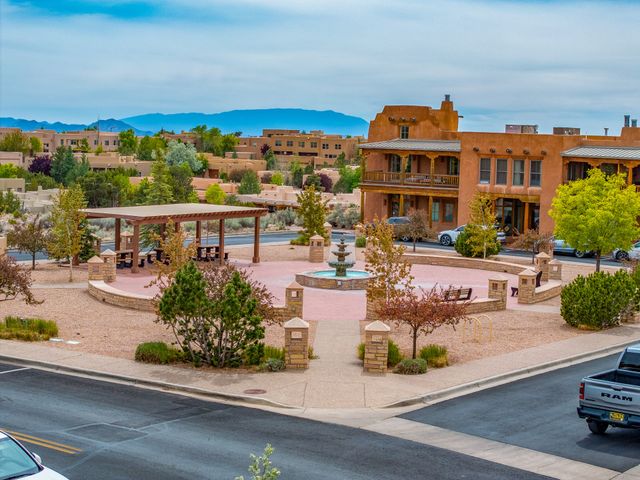 60 Avenida Aldea, Santa Fe, NM 87507