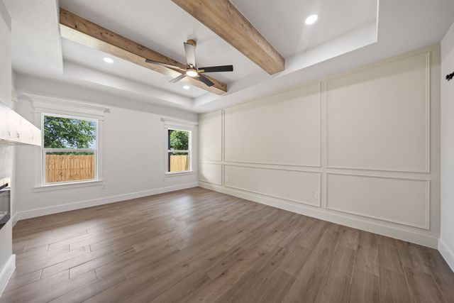 1004 W Broadus Avenue, Fort Worth, TX 76115