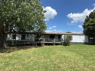105 Willow Ridge Circle, Southmayd, TX 75092