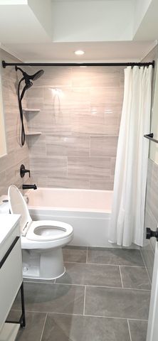 375 PLUM CREEK Drive 412, Wheeling, IL 60090