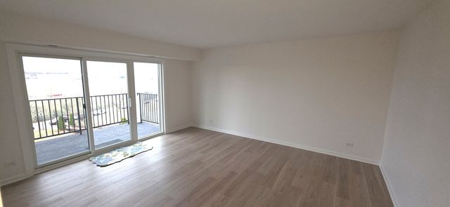 375 PLUM CREEK Drive 412, Wheeling, IL 60090