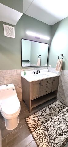 375 PLUM CREEK Drive 412, Wheeling, IL 60090