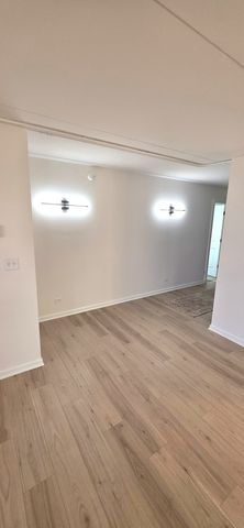 375 PLUM CREEK Drive 412, Wheeling, IL 60090