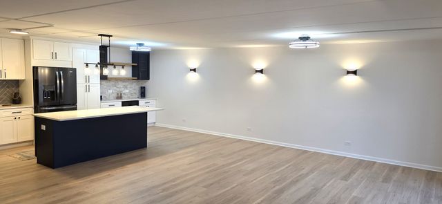 375 PLUM CREEK Drive 412, Wheeling, IL 60090