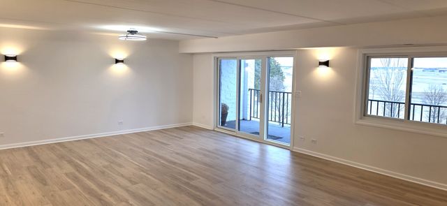 375 PLUM CREEK Drive 412, Wheeling, IL 60090