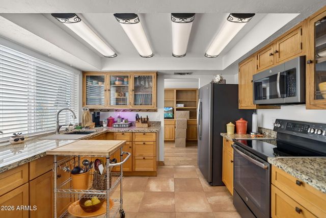 2119 E CROCUS Drive, Phoenix, AZ 85022