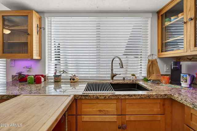 2119 E CROCUS Drive, Phoenix, AZ 85022