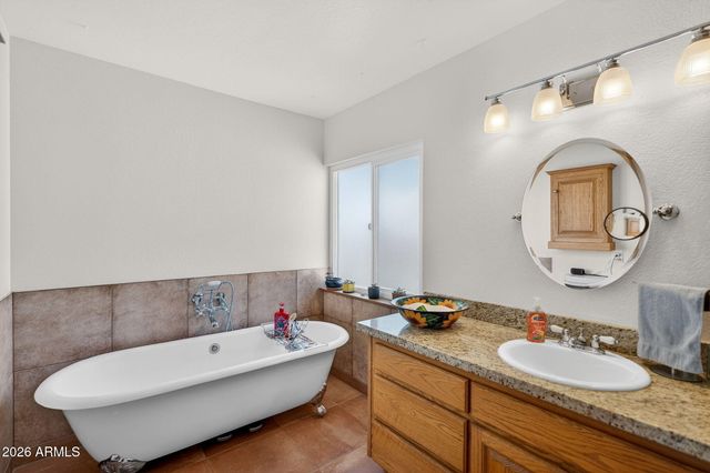 2119 E CROCUS Drive, Phoenix, AZ 85022