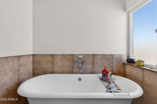 2119 E CROCUS Drive, Phoenix, AZ 85022