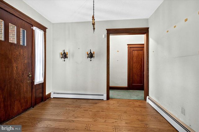 17 WOODLAND DR, Lansdale, PA 19446