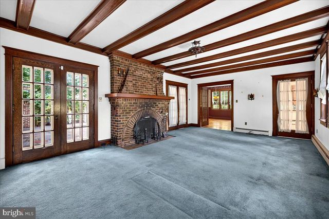 17 WOODLAND DR, Lansdale, PA 19446