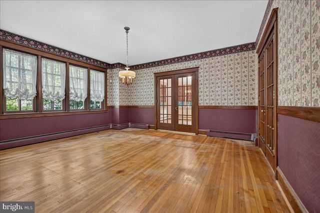 17 WOODLAND DR, Lansdale, PA 19446