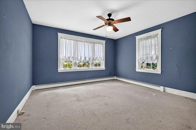 17 WOODLAND DR, Lansdale, PA 19446