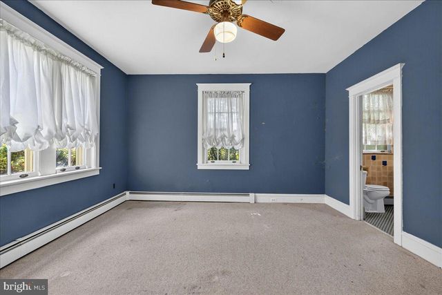 17 WOODLAND DR, Lansdale, PA 19446