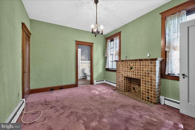 17 WOODLAND DR, Lansdale, PA 19446