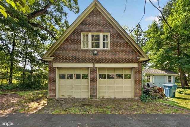 17 WOODLAND DR, Lansdale, PA 19446