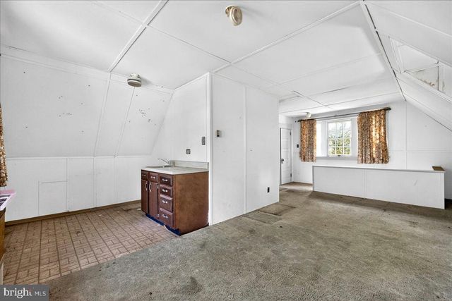 17 WOODLAND DR, Lansdale, PA 19446