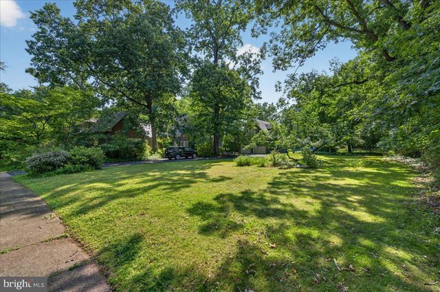 17 WOODLAND DR, Lansdale, PA 19446