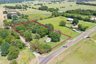 511 N 80, Streetman, TX 75859