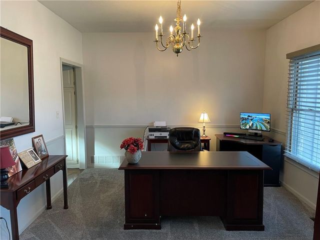 189 Canyon View Drive, Lansing, KS 66043