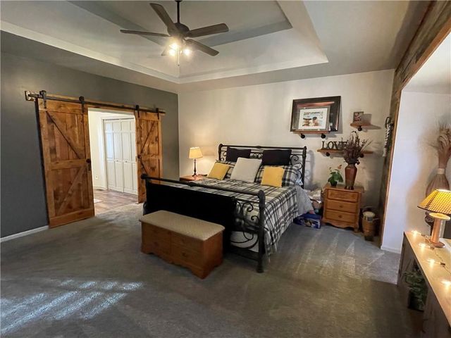 189 Canyon View Drive, Lansing, KS 66043