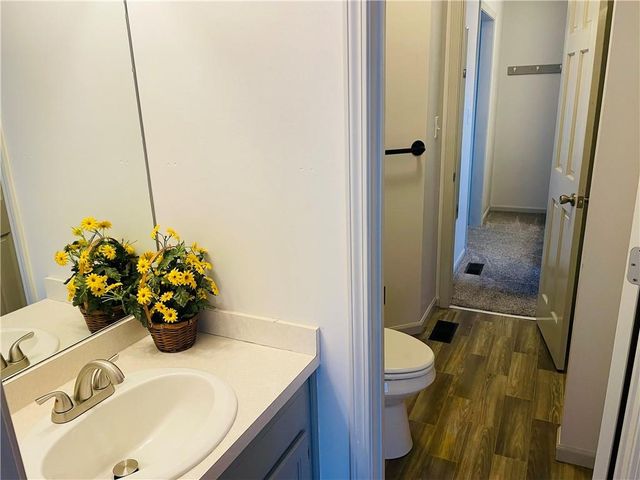 189 Canyon View Drive, Lansing, KS 66043