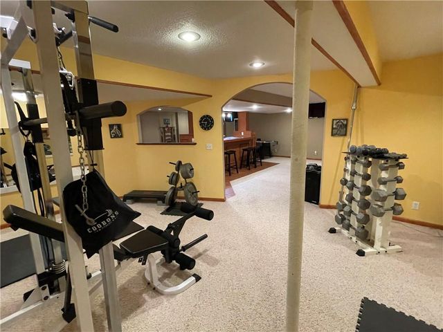 189 Canyon View Drive, Lansing, KS 66043