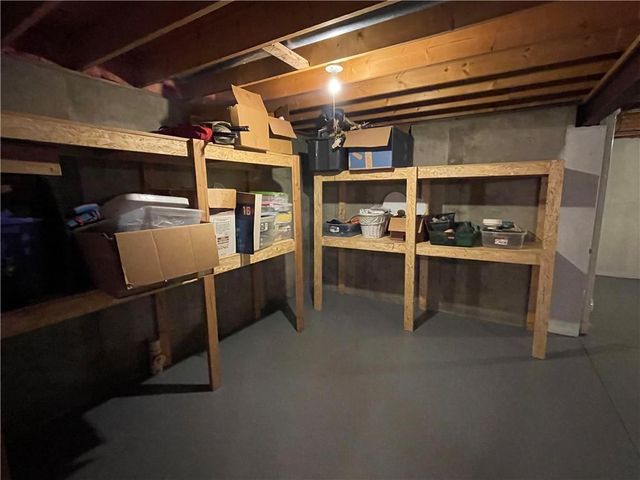 189 Canyon View Drive, Lansing, KS 66043