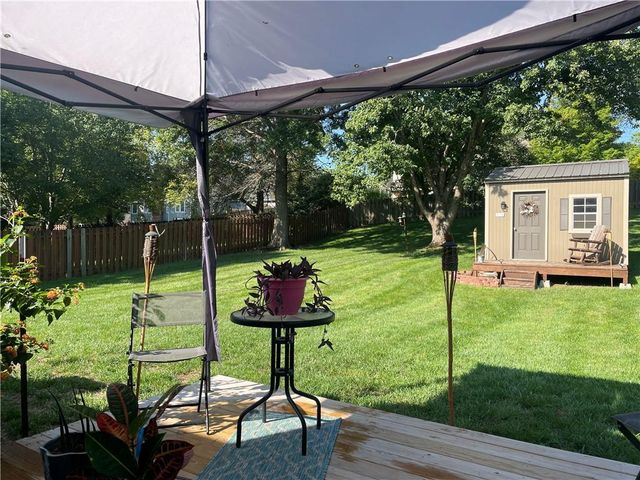 189 Canyon View Drive, Lansing, KS 66043