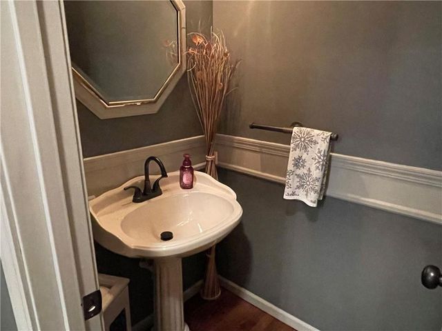 189 Canyon View Drive, Lansing, KS 66043