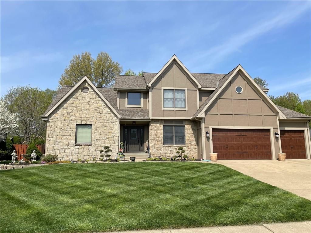 189 Canyon View Drive, Lansing, KS 66043