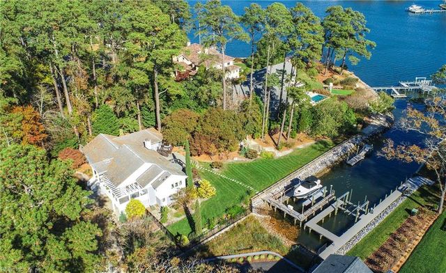 952 Oriole DR, Virginia Beach, VA 23451
