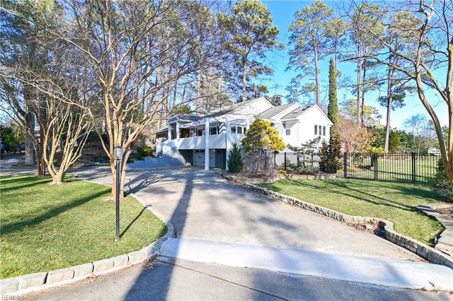 952 Oriole DR, Virginia Beach, VA 23451